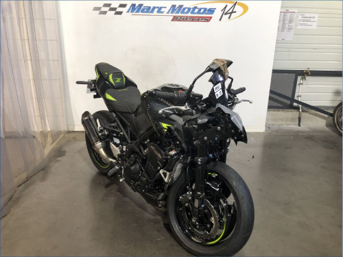 KAWASAKI Z900 
