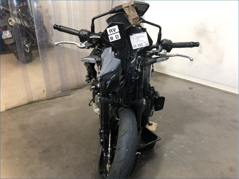 KAWASAKI Z900 