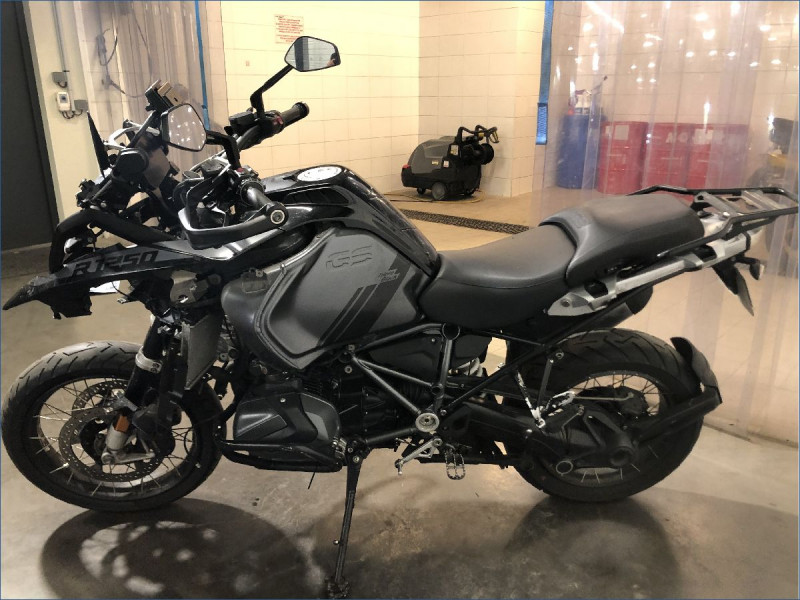 BMW R1250GS TRIPLE-BLACK