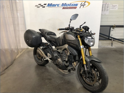 YAMAHA MT09 