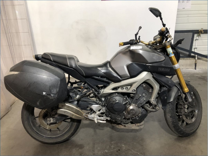 YAMAHA MT09 