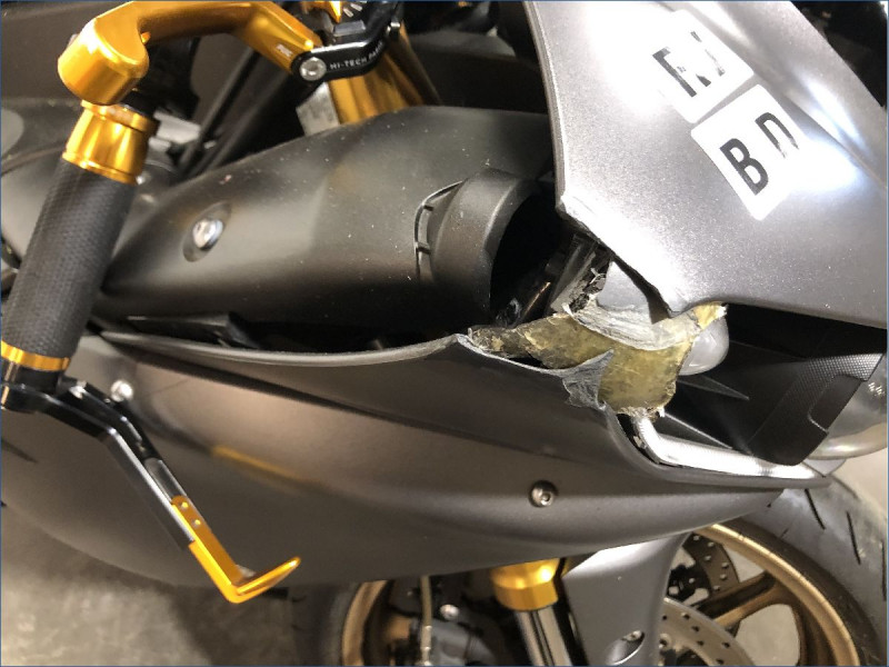YAMAHA R1 