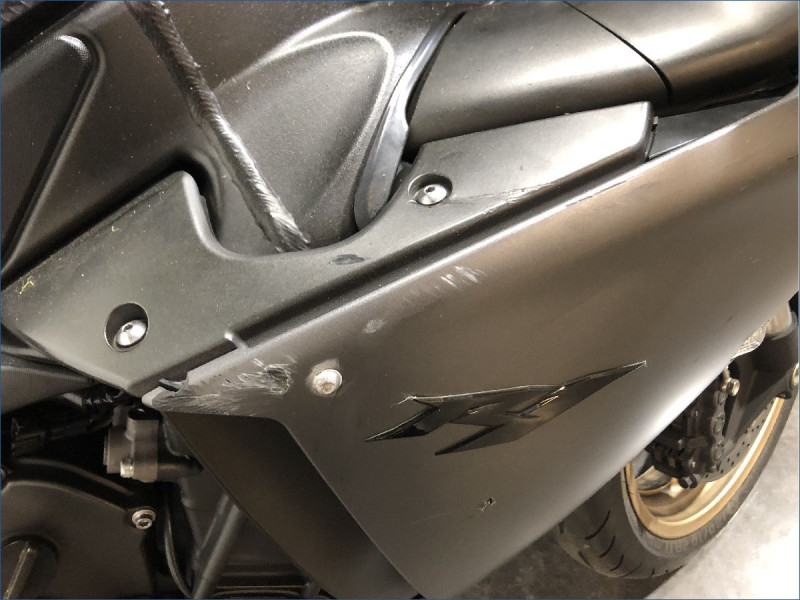 YAMAHA R1 