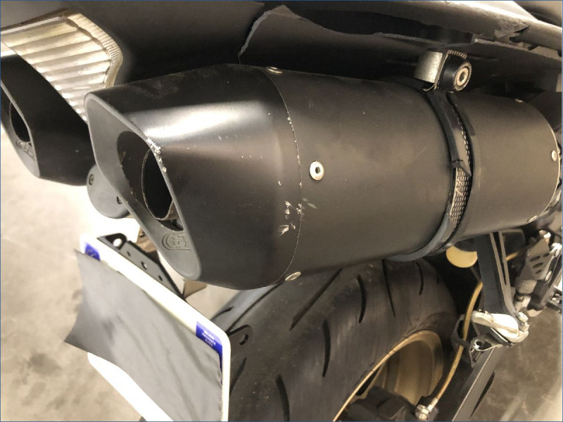 YAMAHA R1 