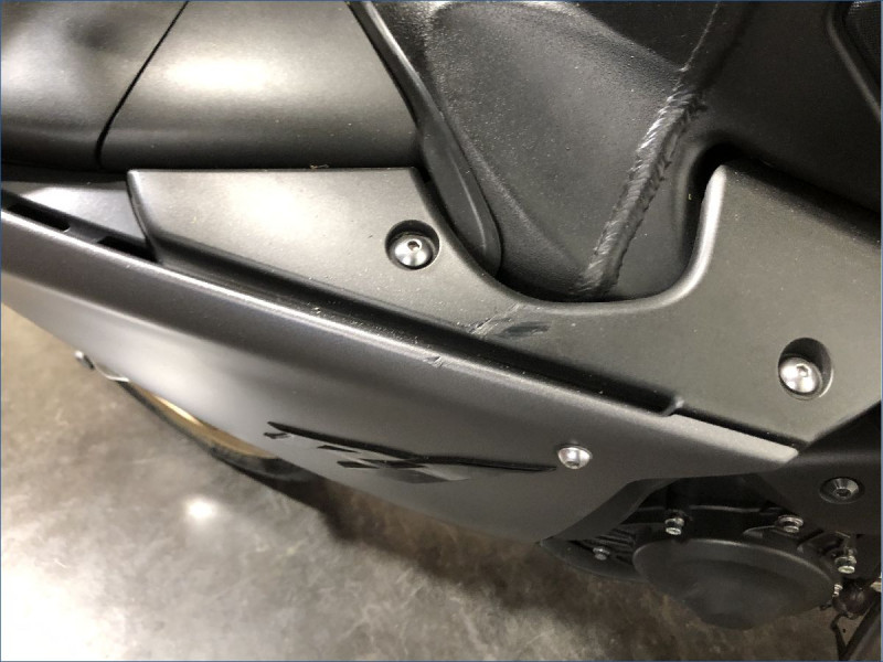 YAMAHA R1 