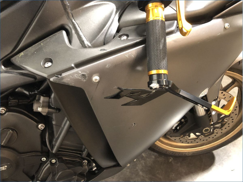 YAMAHA R1 
