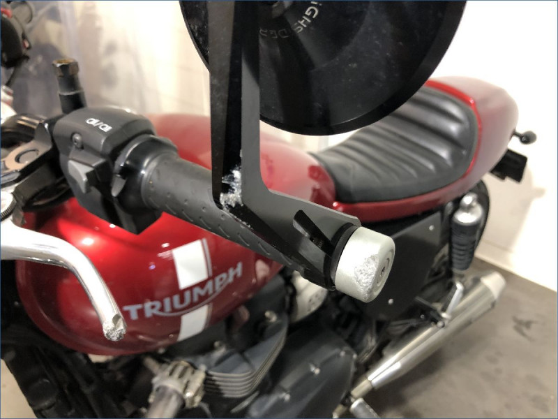 TRIUMPH 900 STREET TWIN 