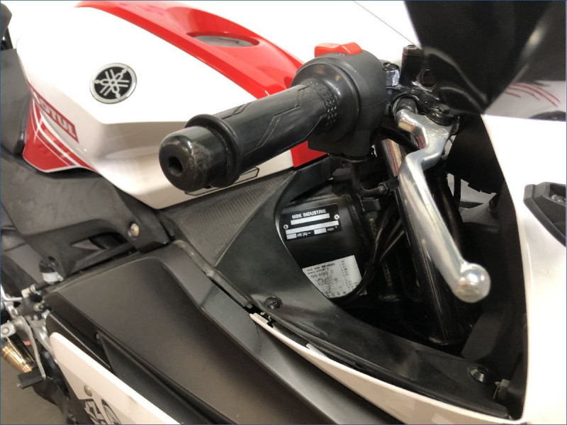 YAMAHA 125 YZF R 