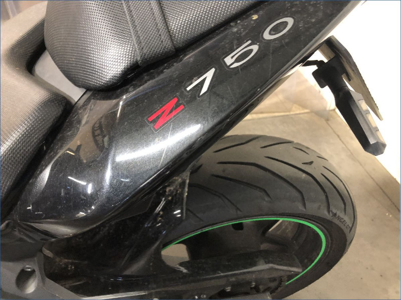KAWASAKI Z750 