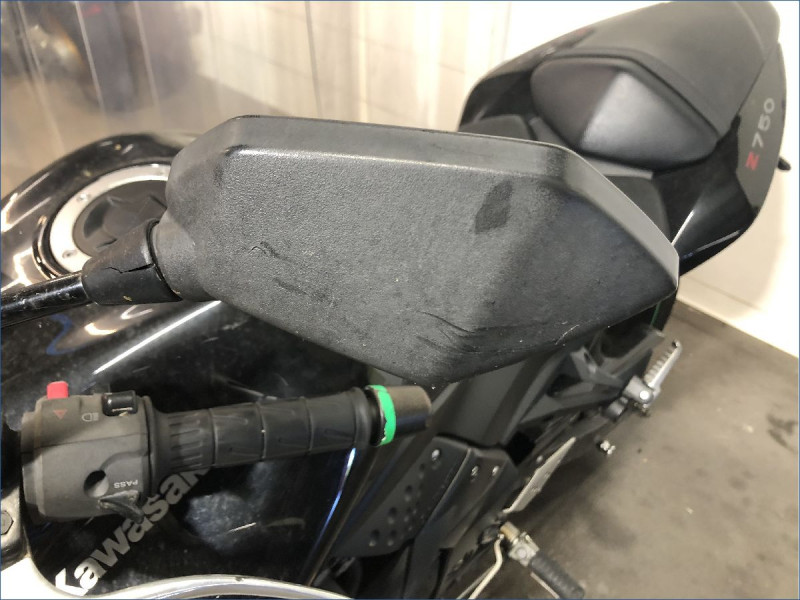 KAWASAKI Z750 