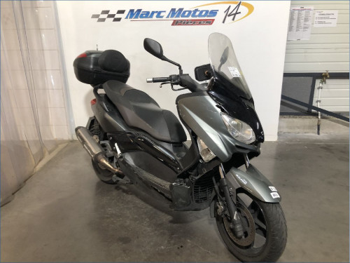 YAMAHA 125 XMAX 