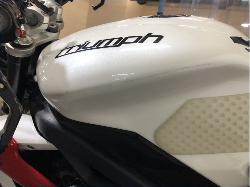 TRIUMPH 675 STREET TRIPLE R
