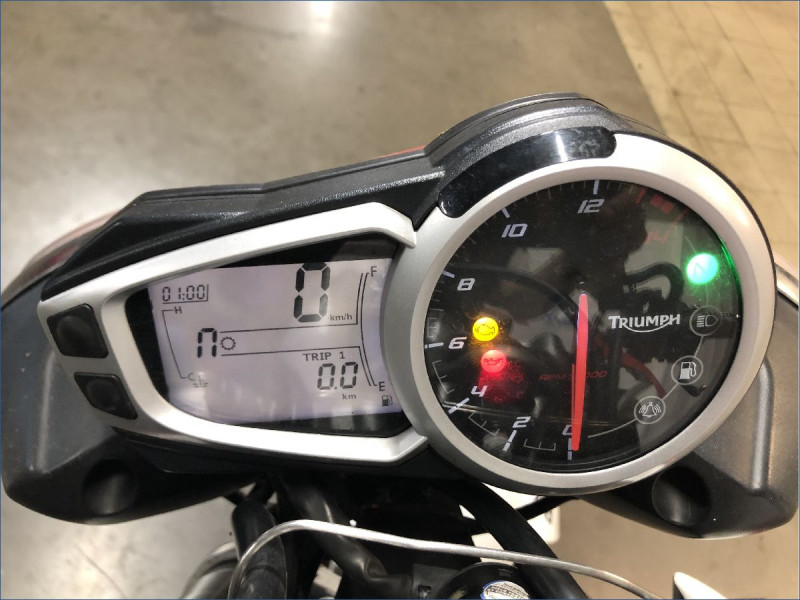 TRIUMPH 675 STREET TRIPLE R