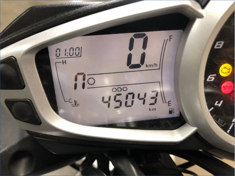 TRIUMPH 675 STREET TRIPLE R