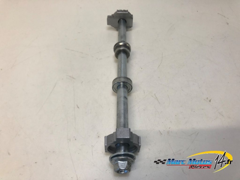AXE DE ROUE ARRIERE KTM 125 DUKE ABS 2019