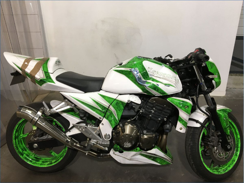 KAWASAKI Z750 