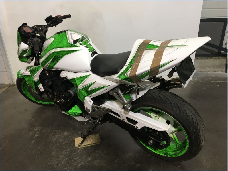 KAWASAKI Z750 