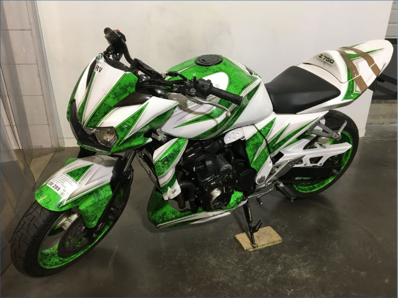 KAWASAKI Z750 