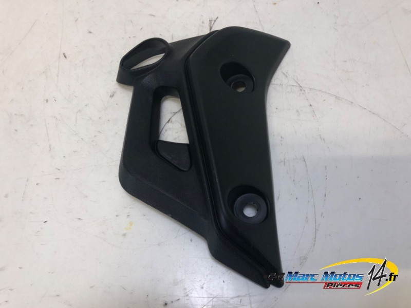 ECOPE DE RADIATEUR DROITE YAMAHA MT07 ABS A2 2021