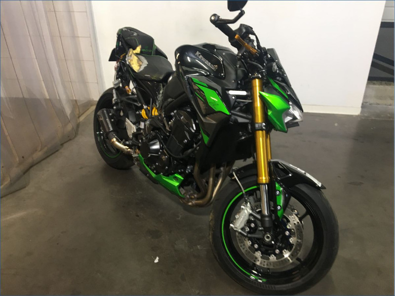 KAWASAKI Z900 