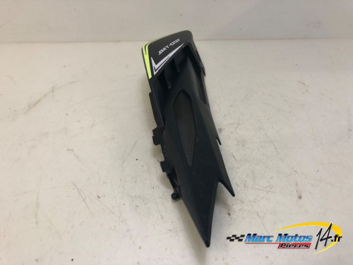 CACHE LATERAL DROIT YAMAHA MT09 2018