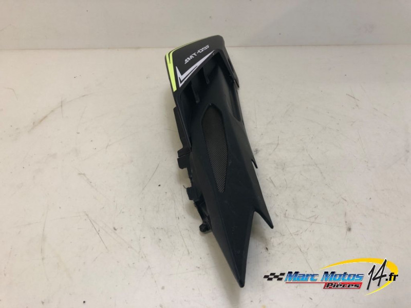 CACHE LATERAL DROIT YAMAHA MT09 2018
