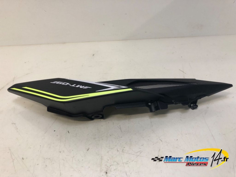 CACHE LATERAL DROIT YAMAHA MT09 2018
