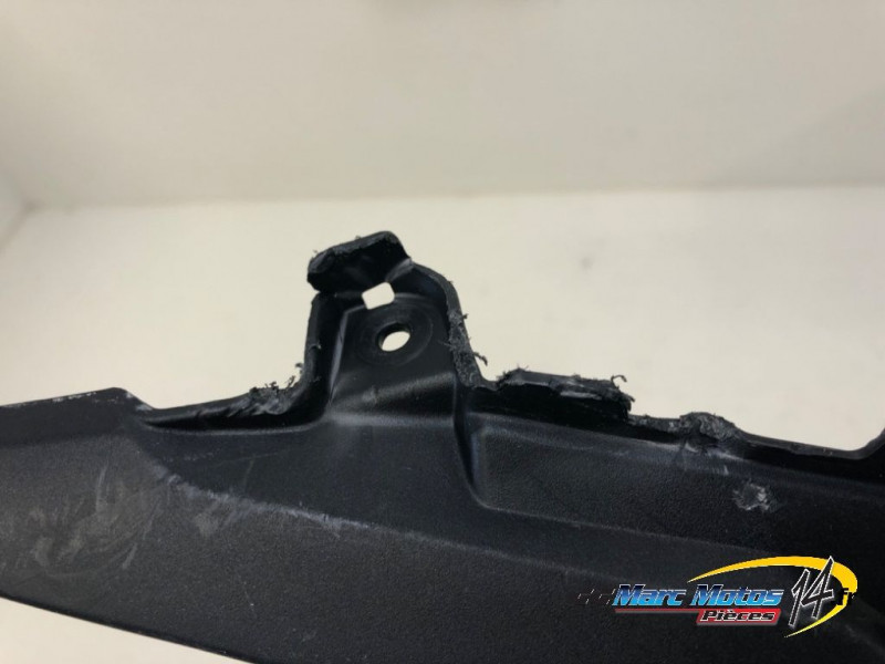 CACHE LATERAL DROIT YAMAHA MT09 2018