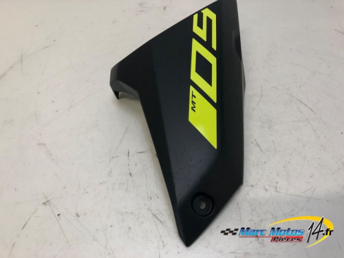 ECOPE DE RESERVOIR DROITE YAMAHA MT09 2018