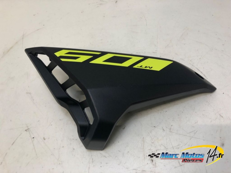 ECOPE DE RESERVOIR DROITE YAMAHA MT09 2018