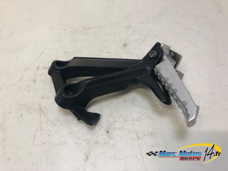 PLATINE ARRIERE DROITE YAMAHA MT09 2018