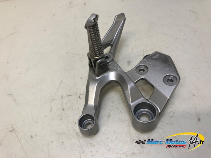 PLATINE AVANT DROITE YAMAHA MT09 2018