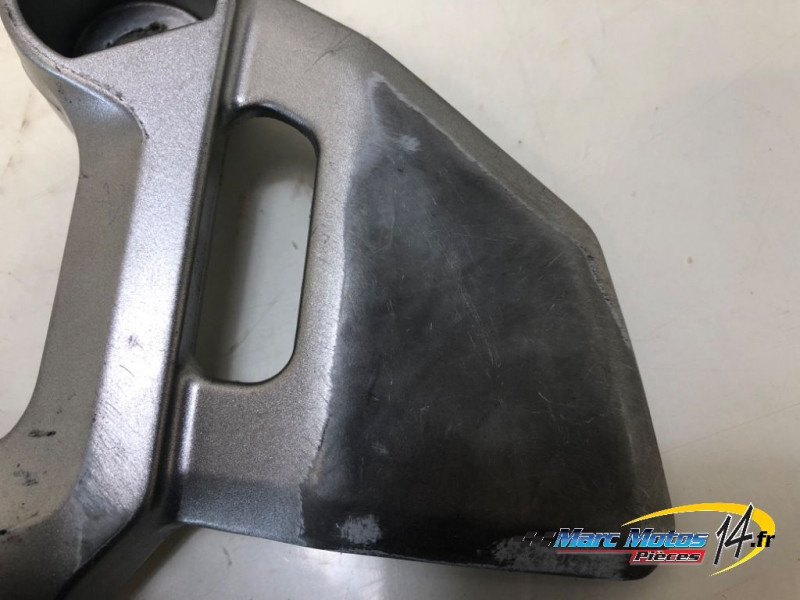 PLATINE AVANT GAUCHE YAMAHA MT09 2018