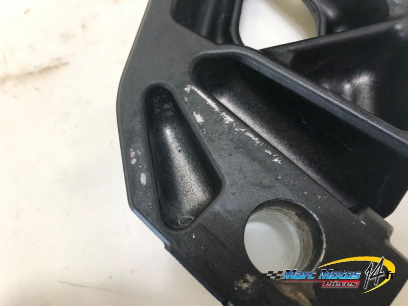 SUPPORT DE PLAQUE YAMAHA MT09 2018