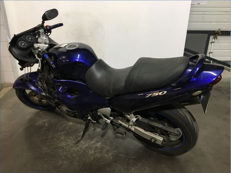 SUZUKI 750 GSXF 