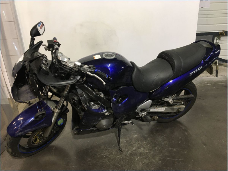 SUZUKI 750 GSXF 