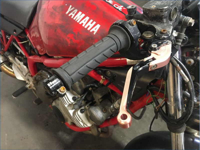 YAMAHA 600 XJN 