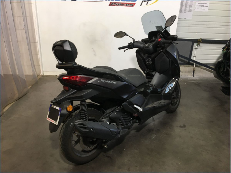 YAMAHA 125 XMAX 