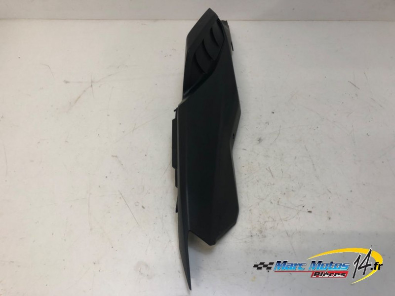 CACHE LATERAL DROIT YAMAHA MT07 A2 2014