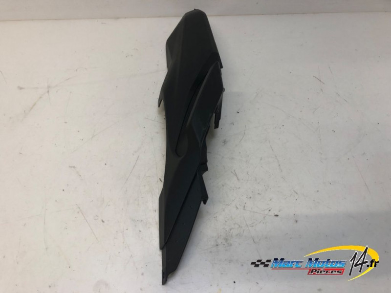 CACHE LATERAL DROIT YAMAHA MT07 A2 2014