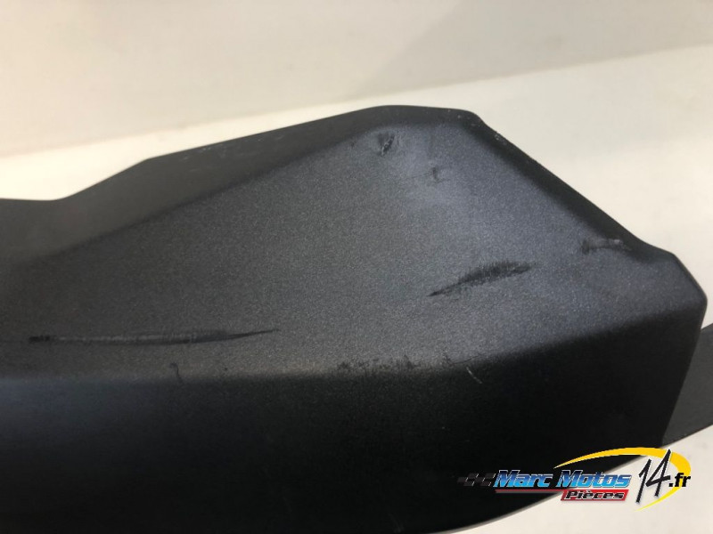 CACHE LATERAL DROIT YAMAHA MT07 A2 2014