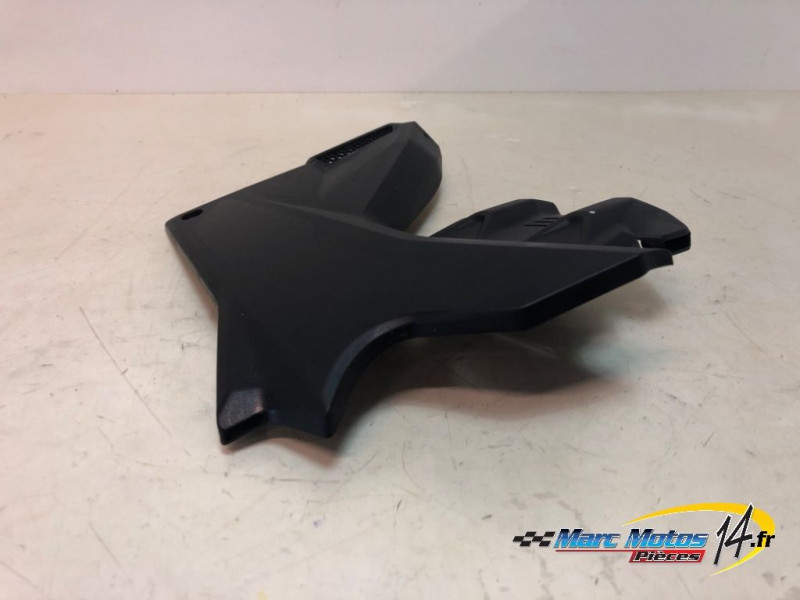 CACHE LATERAL INTERMEDIAIRE DROIT DUCATI 1200 MULTISTRADA V4 S 2022