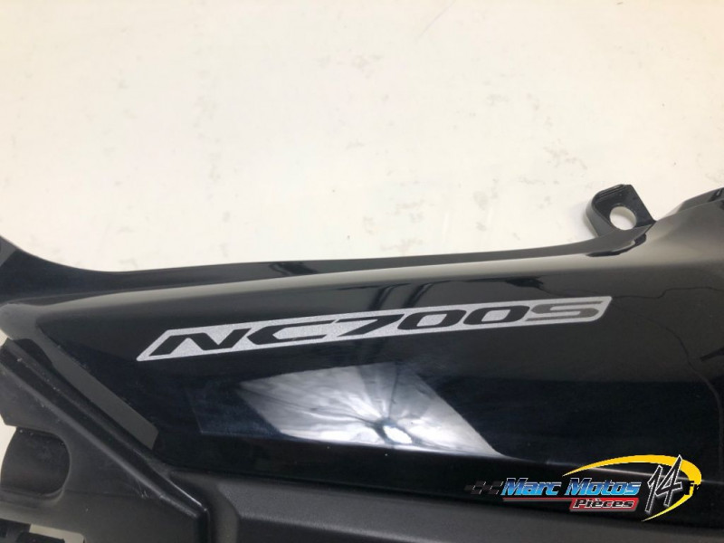 CACHE LATERAL INTERMEDIAIRE DROIT HONDA NC700S 35KW 2012