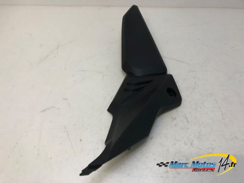 CACHE LATERAL INTERMEDIAIRE DROIT HONDA CBR650R ABS 2021