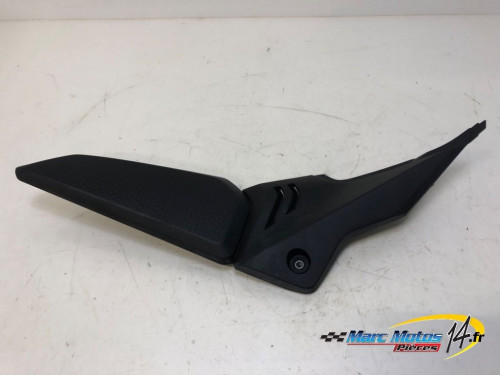CACHE LATERAL INTERMEDIAIRE GAUCHE HONDA CBR650R ABS 2021