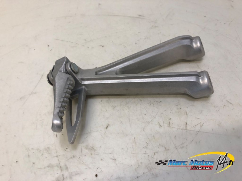 PLATINE ARRIERE GAUCHE HONDA CBR650R ABS 2021