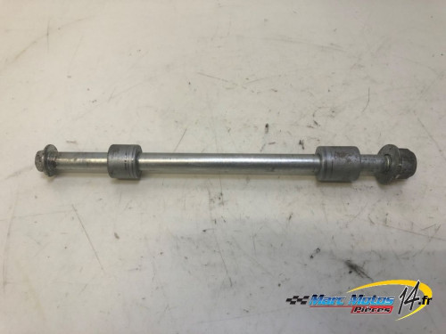 AXE DE ROUE ARRIERE HONDA 125 VARADERO 2001