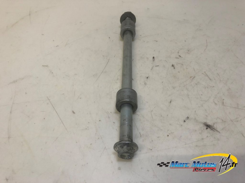 AXE DE ROUE ARRIERE HONDA 125 VARADERO 2001