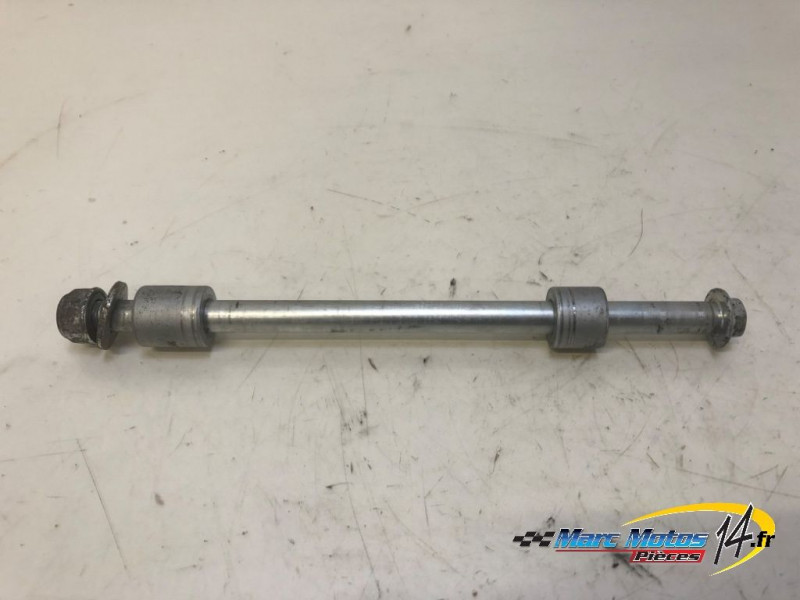 AXE DE ROUE ARRIERE HONDA 125 VARADERO 2001