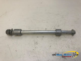 AXE DE ROUE ARRIERE HONDA 125 VARADERO 2001